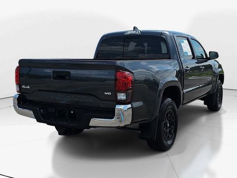 Used 2022 Toyota Tacoma SR5 AWD/4WD image 6