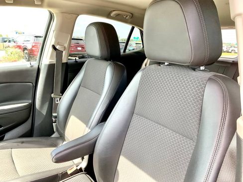 Used 2021 Buick Encore Preferred w/ Safety Package AWD/4WD image 12