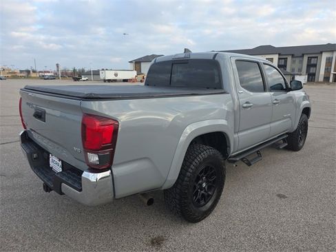 Used 2019 Toyota Tacoma SR5 image 13