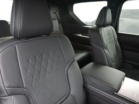 New 2026 INFINITI QX80 Autograph w/ Premium Cargo Package AWD/4WD image 40