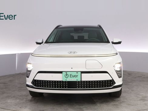 Used 2024 Hyundai Kona Limited FWD image 12