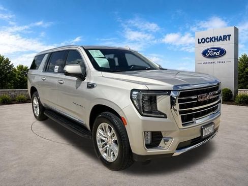 Used 2022 GMC Yukon XL SLT w/ SLT Premium Package AWD/4WD image 1