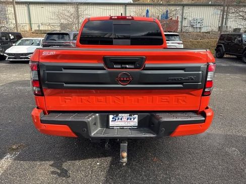 Used 2025 Nissan Frontier PRO-4X image 4