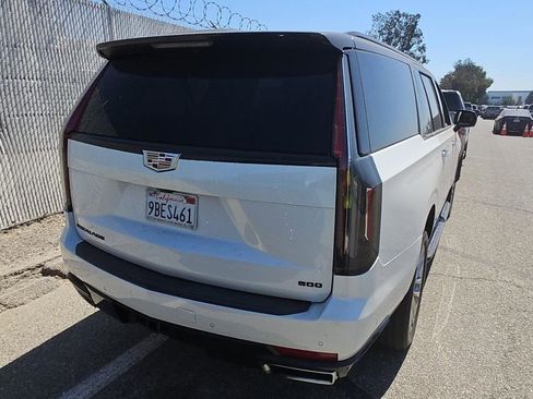 Used 2021 Cadillac Escalade ESV Premium Luxury w/ Performance Package RWD image 9