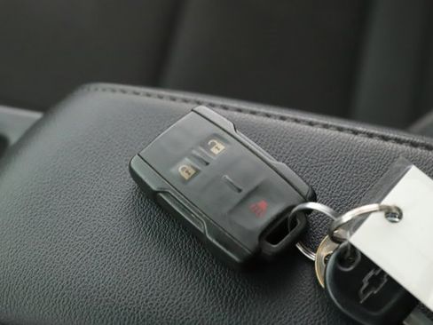 Used 2020 Chevrolet Silverado 2500 LT w/ Z71 Off-Road Package image 19