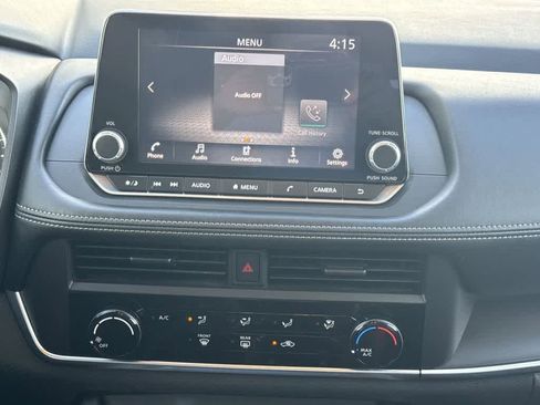 Used 2024 Nissan Rogue S image 14