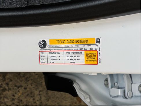 Used 2027 Chevrolet Bolt LT w/ Comfort Package FWD image 30