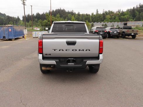 Used 2024 Toyota Tacoma TRD Off-Road w/ TRD Off Road Upgrade Package AWD/4WD image 6