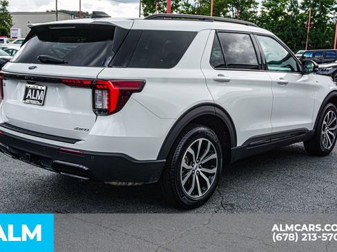 Used 2025 Ford Explorer ST-Line image 6