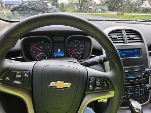 Used 2015 Chevrolet Malibu LS image 11