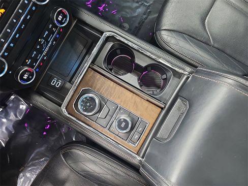 Used 2018 Ford Expedition Platinum image 24