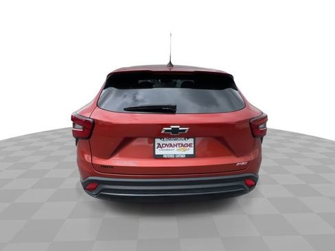 Certified 2024 Chevrolet Trax RS w/ Driver Confidence Package FWD image 7