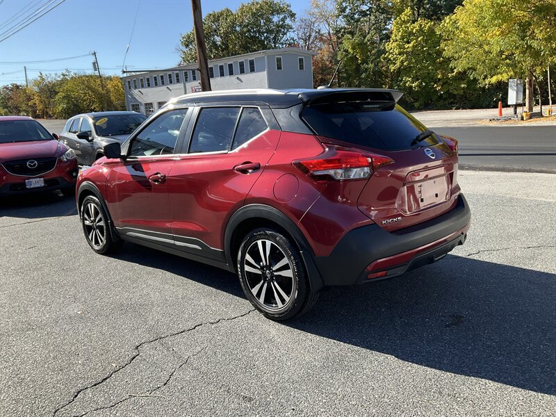 Used 2019 Nissan Kicks SR FWD image 7