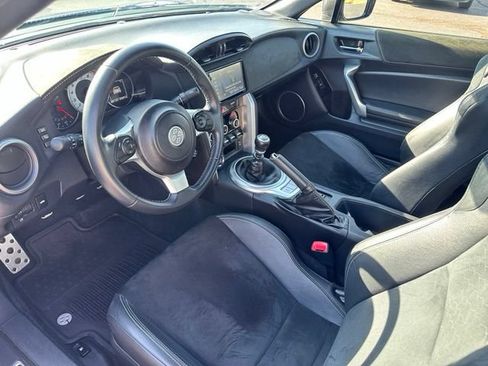 Used 2019 Toyota 86 RWD image 13