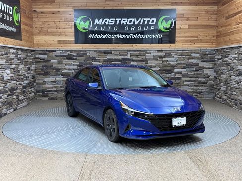 Certified 2023 Hyundai Elantra SEL FWD image 2