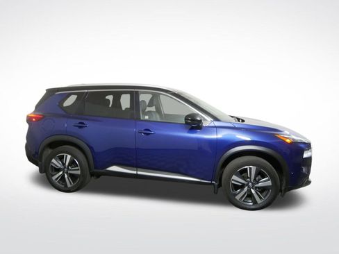 Used 2023 Nissan Rogue SL AWD/4WD image 2