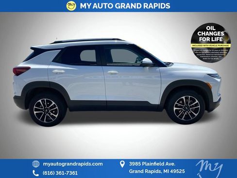 Used 2024 Chevrolet TrailBlazer LT AWD/4WD image 4