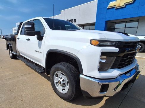 Used 2024 Chevrolet Silverado 2500 W/T w/ WT Convenience Package AWD/4WD image 2