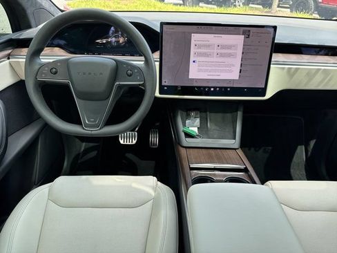 Used 2023 Tesla Model X AWD/4WD image 23