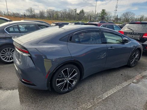 Used 2024 Toyota Prius XLE image 2