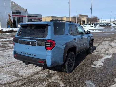 New 2026 Toyota 4Runner SR5 image 18