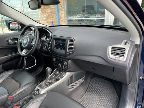 Used 2018 Jeep Compass Latitude w/ Popular Equipment Group AWD/4WD image 33
