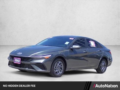 Used 2025 Hyundai Elantra Hybrid FWD image 1