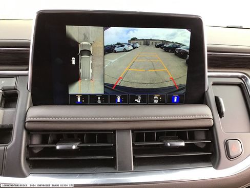 Used 2024 Chevrolet Tahoe Z71 w/ Luxury Package image 9