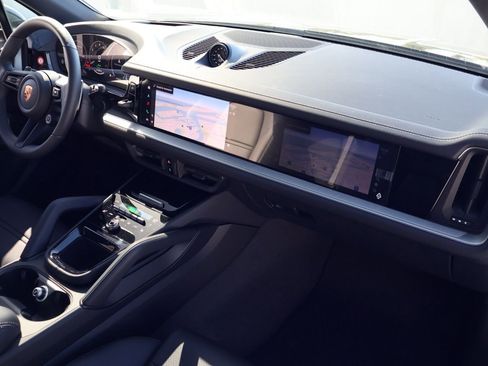 New 2026 Porsche Cayenne E-Hybrid image 25