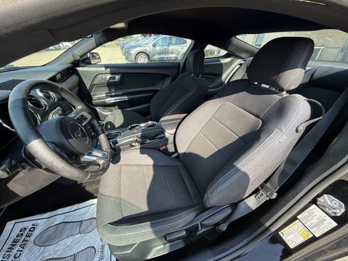 Used 2015 Ford Mustang Coupe RWD image 8