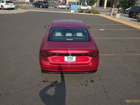 Used 2024 Honda Accord EX image 10