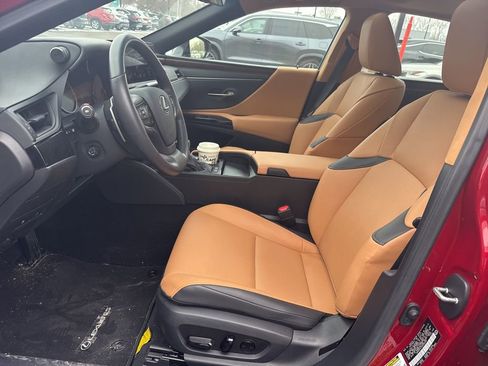 Used 2025 Lexus ES 300h w/ Premium Package image 8