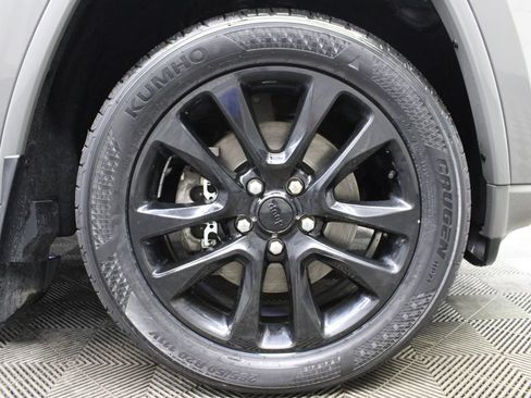 Used 2021 Jeep Grand Cherokee Altitude AWD/4WD image 13