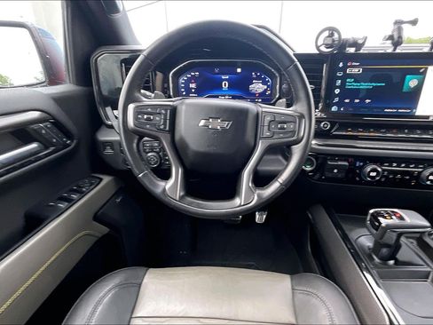 Used 2022 Chevrolet Silverado 1500 ZR2 w/ Technology Package AWD/4WD image 5