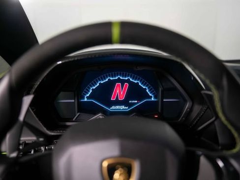 Used 2016 Lamborghini Aventador LP 750-4 Superveloce AWD/4WD image 18