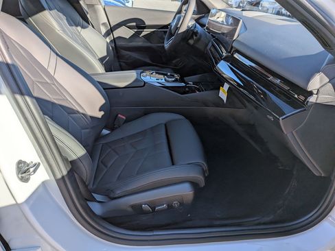 New 2026 BMW 530i xDrive w/ M Sport Package image 37