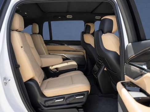 Used 2025 Cadillac Escalade IQ Sport 2 AWD/4WD image 17