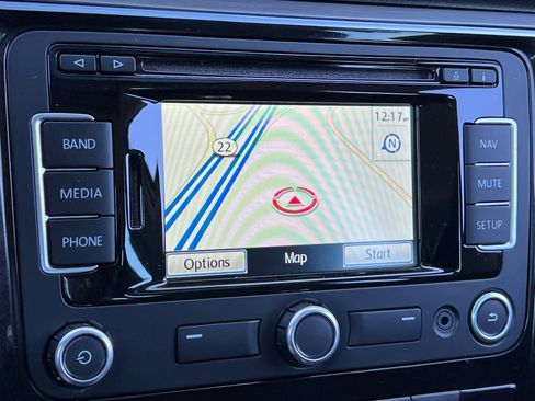 Used 2015 Volkswagen Passat TDI SE image 18