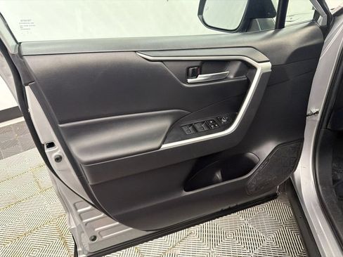 Used 2023 Toyota RAV4 XLE FWD image 11