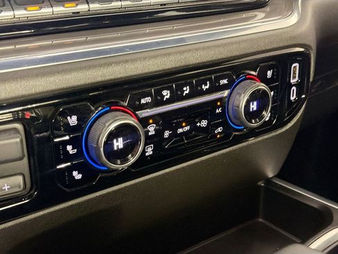 Used 2024 Chevrolet Silverado 1500 High Country w/ Technology Package image 16