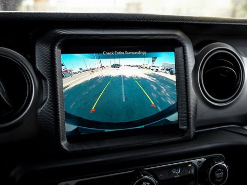 Used 2021 Jeep Wrangler Unlimited Willys image 31