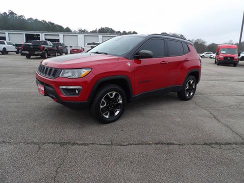 Used 2018 Jeep Compass Trailhawk image 4
