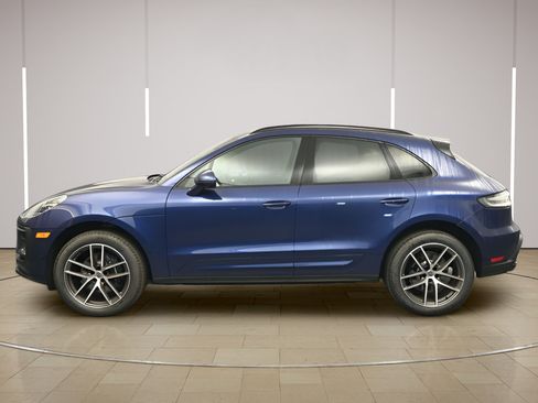 Certified 2026 Porsche Macan AWD/4WD image 2
