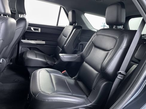 Used 2022 Ford Explorer XLT w/ Equipment Group 202A AWD/4WD image 20
