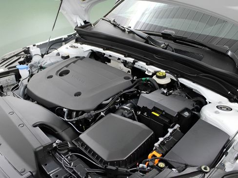 New 2026 Volvo XC40 B5 Ultra w/ Protection Package Premier image 42