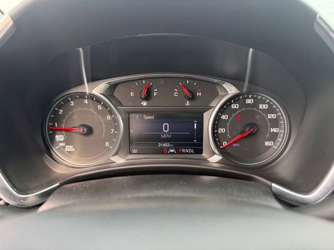 Used 2020 Chevrolet Equinox LT w/ Driver Convenience Package FWD image 11
