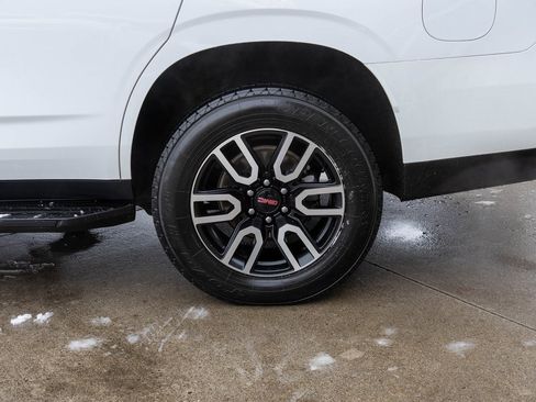 Used 2022 GMC Yukon AT4 w/ Technology Package image 34