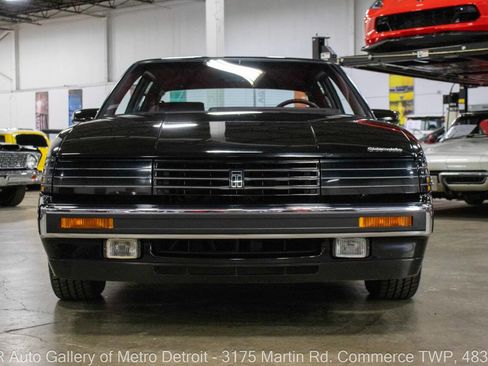 Used 1988 Oldsmobile Toronado Trofeo image 12