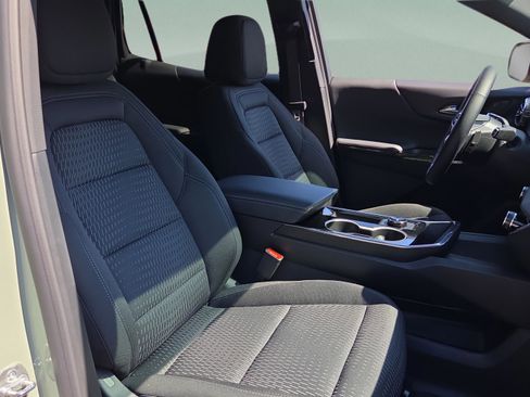 Used 2026 Chevrolet Equinox LT w/ Safety and Technology Package image 18