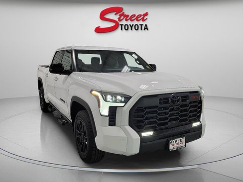 Certified 2025 Toyota Tundra Limited w/ TRD Off-Road Package image 5